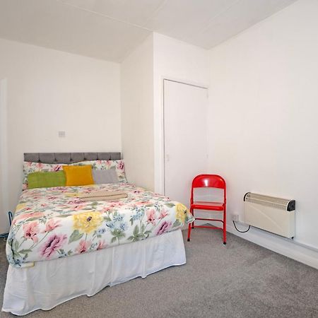 Flat In Clapham Budget Friendly Stay Londres Exterior foto